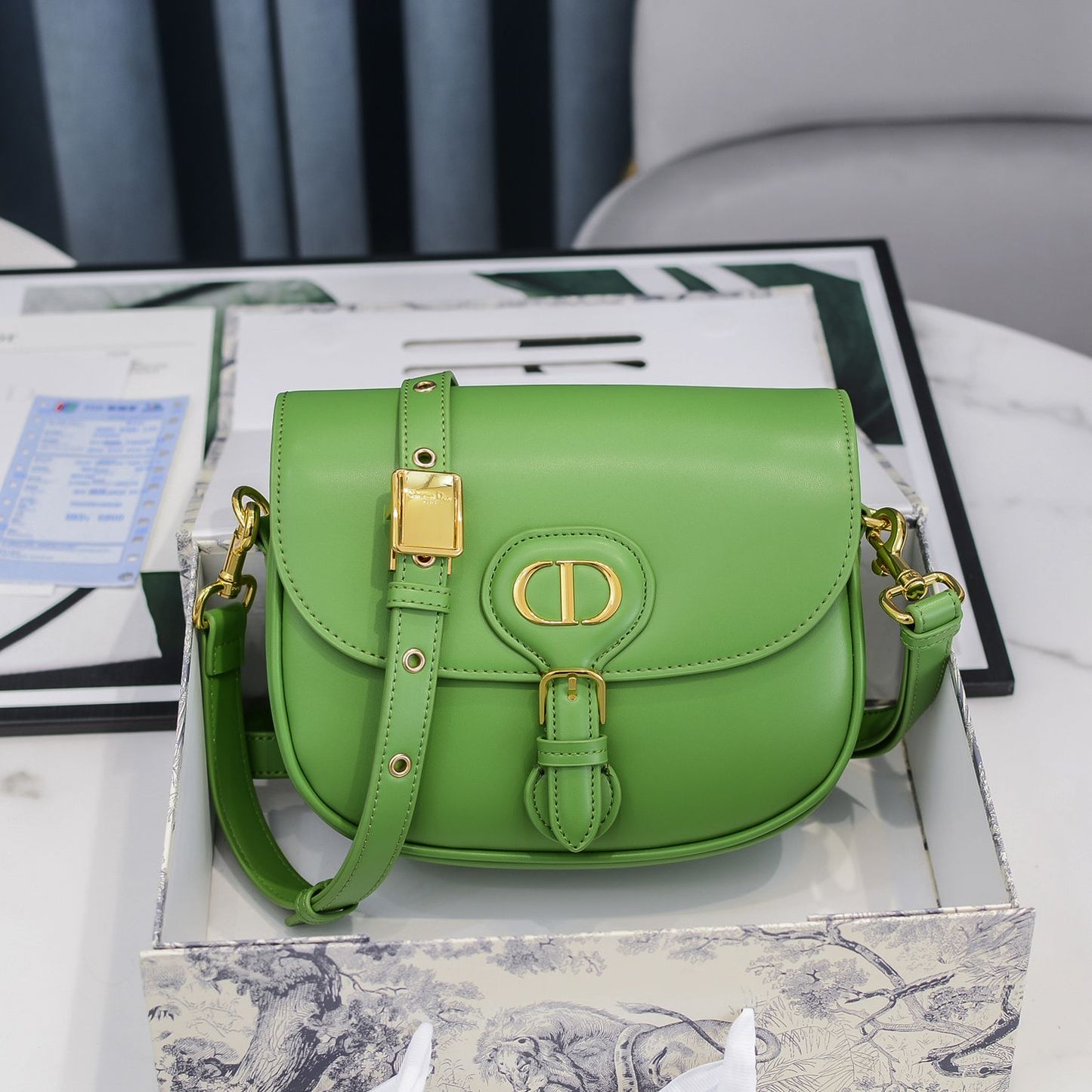 1L48BDE Stylish leather bag