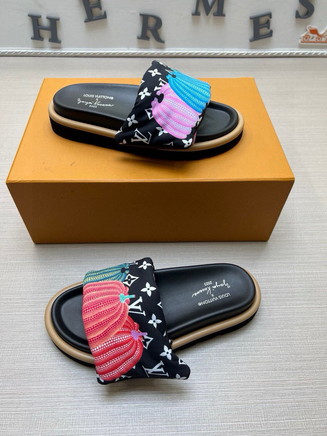 5QE11ZDE Stylish Slippers
