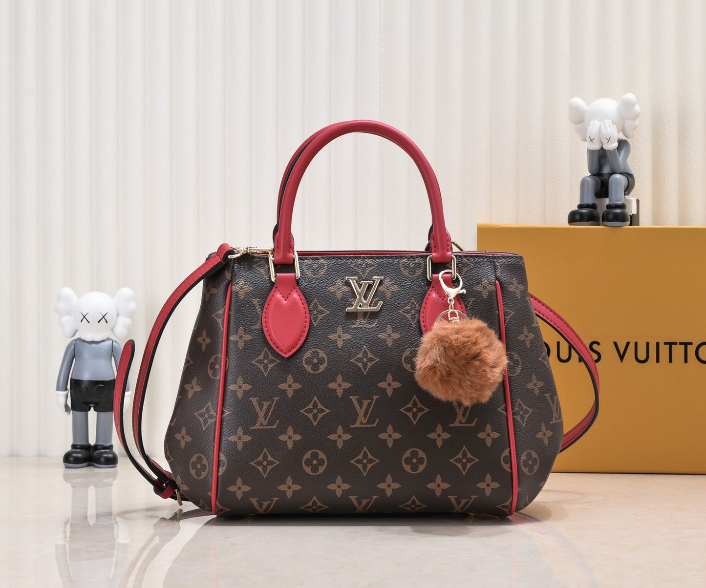 165NE102BDE Stylish leather bag