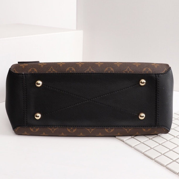 2E03BDE Stylish leather bag