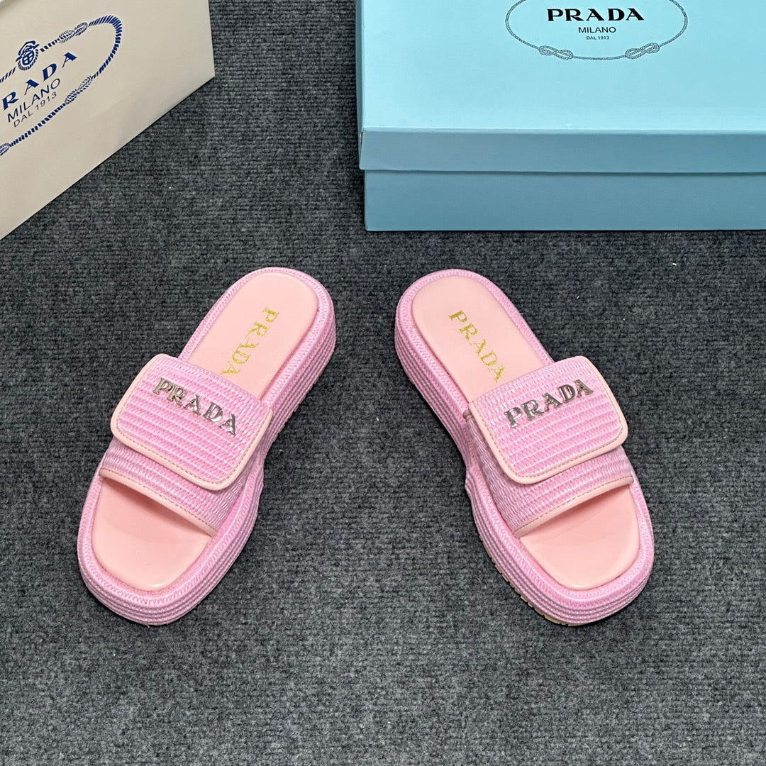 14PD24ZDE Stylish slippers