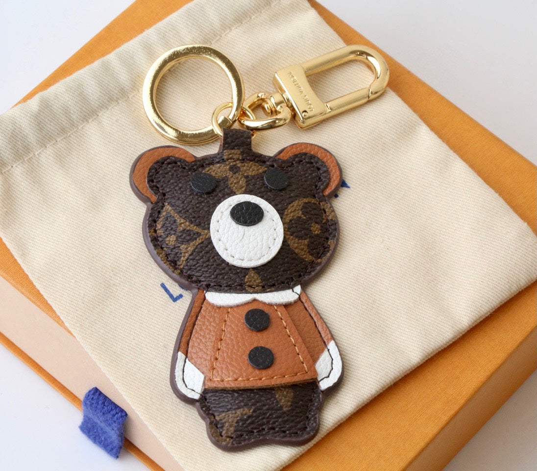 3RE14ADE Stylish key closure