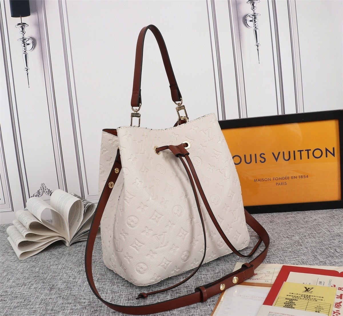 2XE60BDE Stylish leather bag
