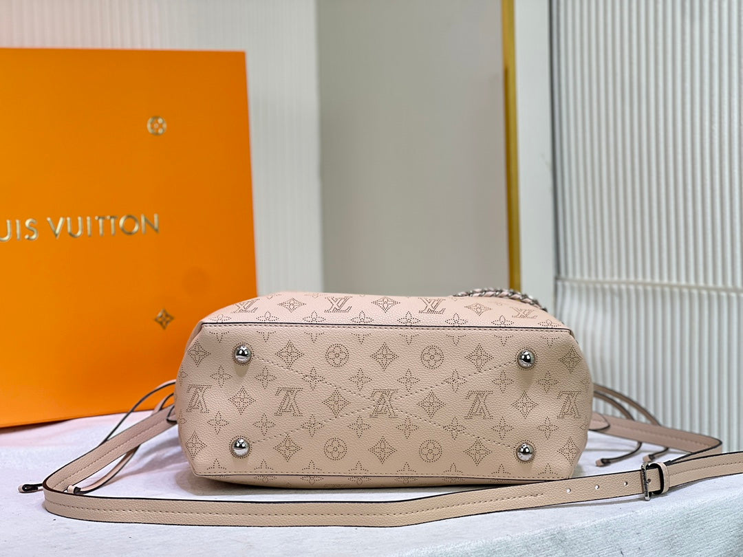 15XE13BDE Stylish leather bag)