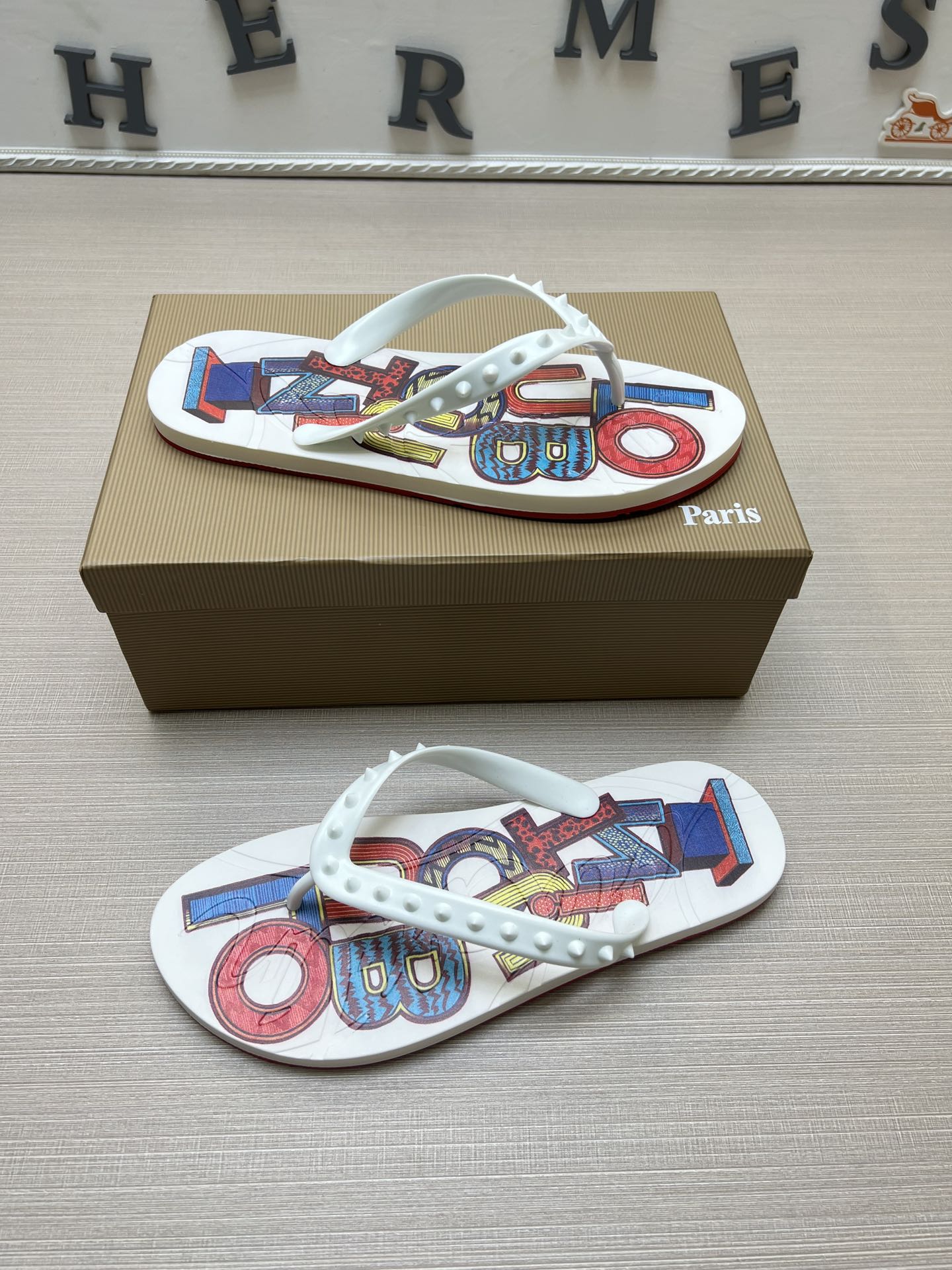 54A107ZDE Stylish slippers