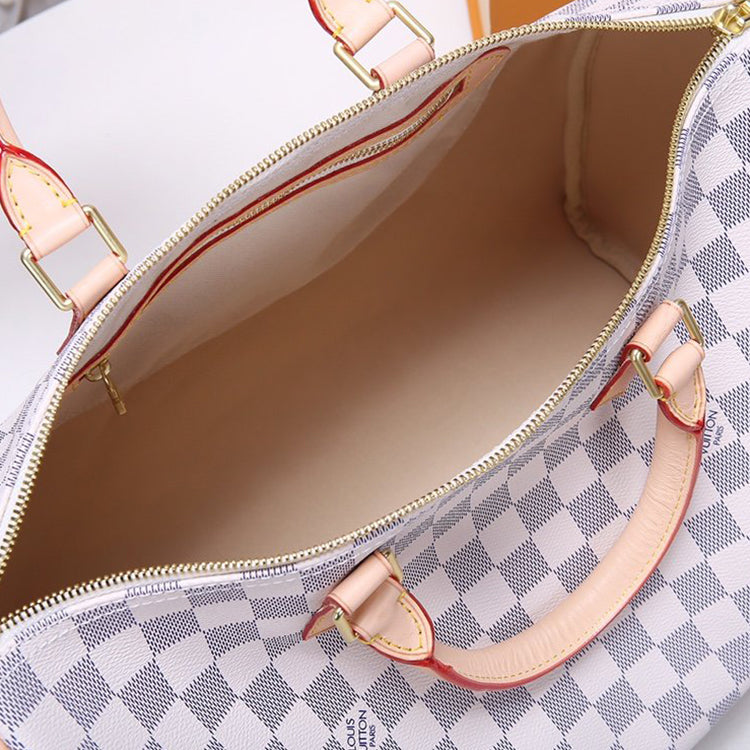 2E17BDE Stylish leather bag
