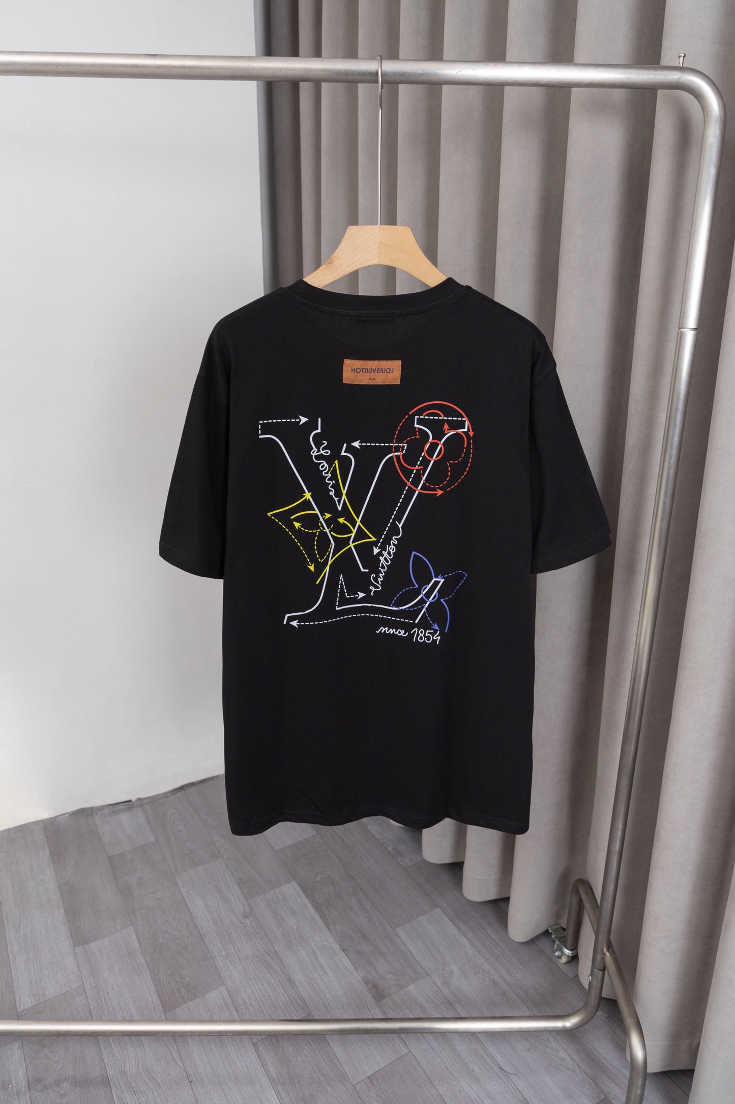 1ZE561UDE Stylish T-shirts