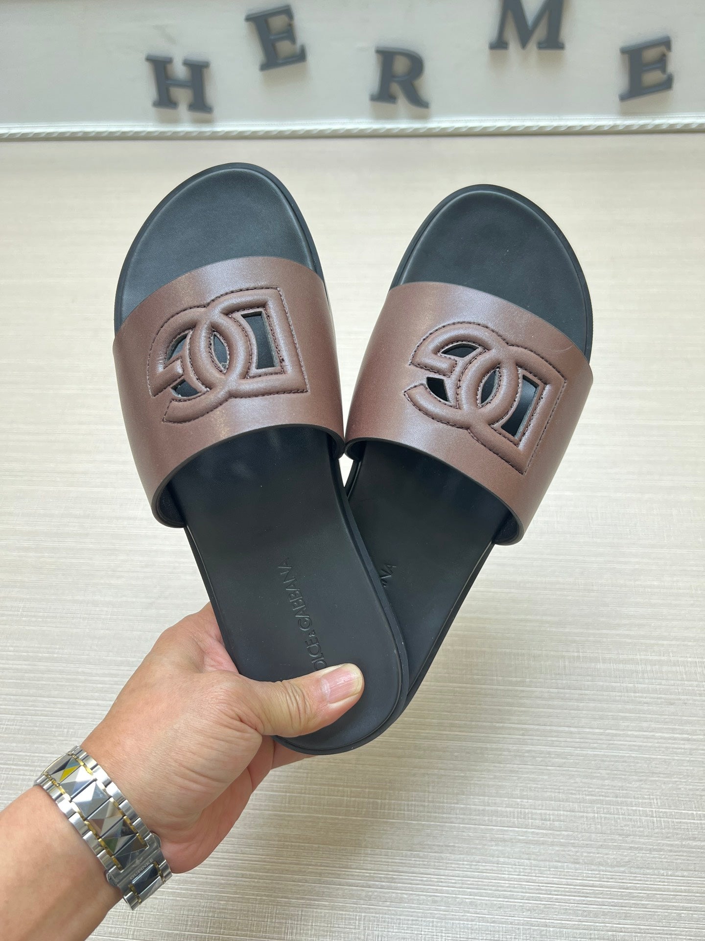54A63ZDE Stylish slippers