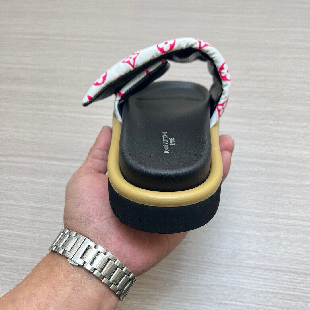 5QE10ZDE Stylish Slippers