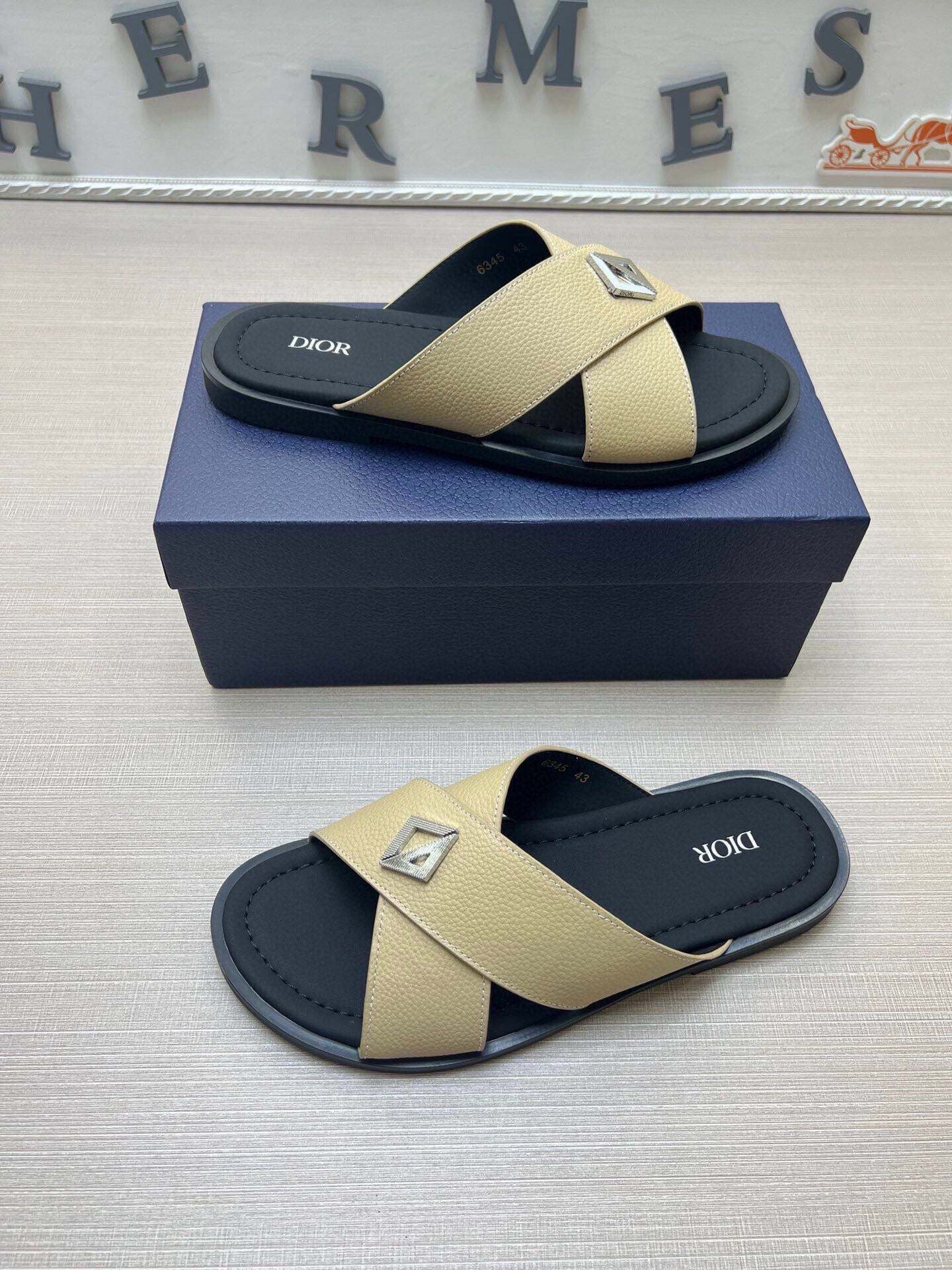 535ZD307ZDE Stylish Slippers