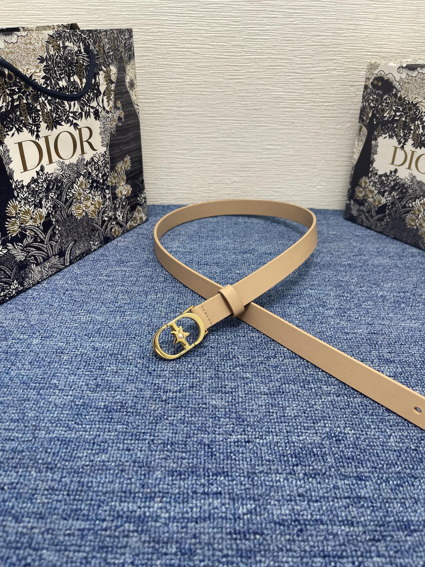 155RD205PDE Stylish High quality belt With full package