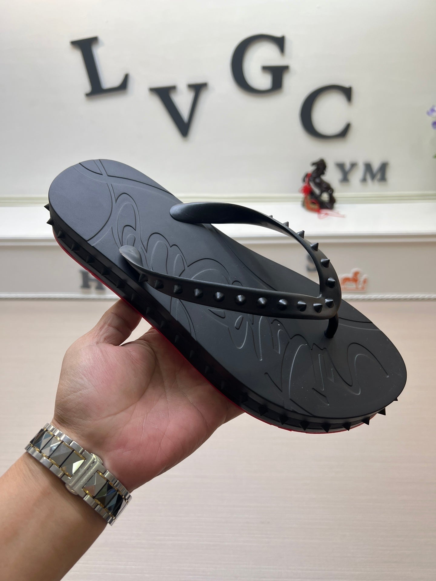 54A106ZDE Stylish slippers