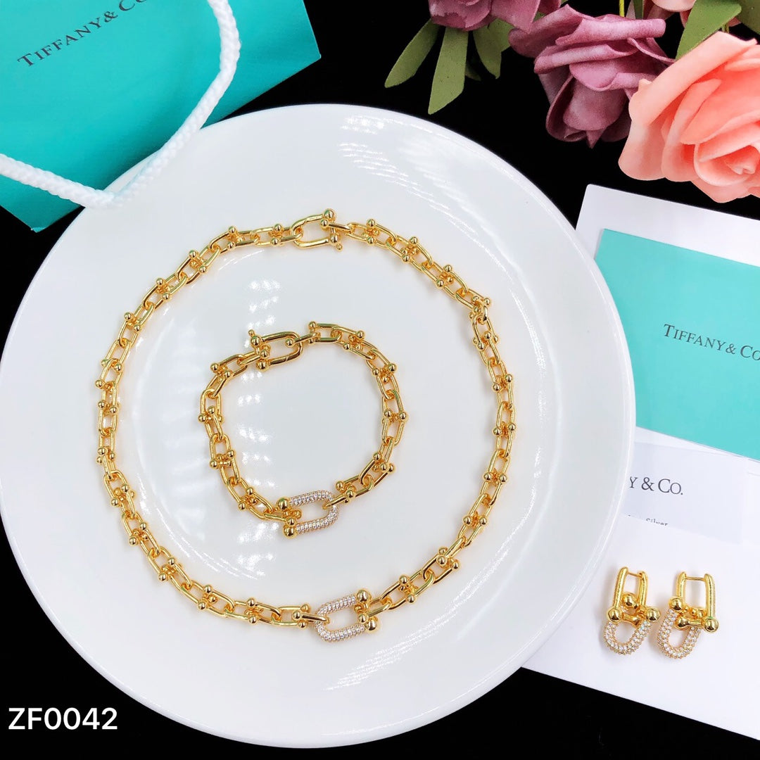 1T5XDE Stylish Earrings