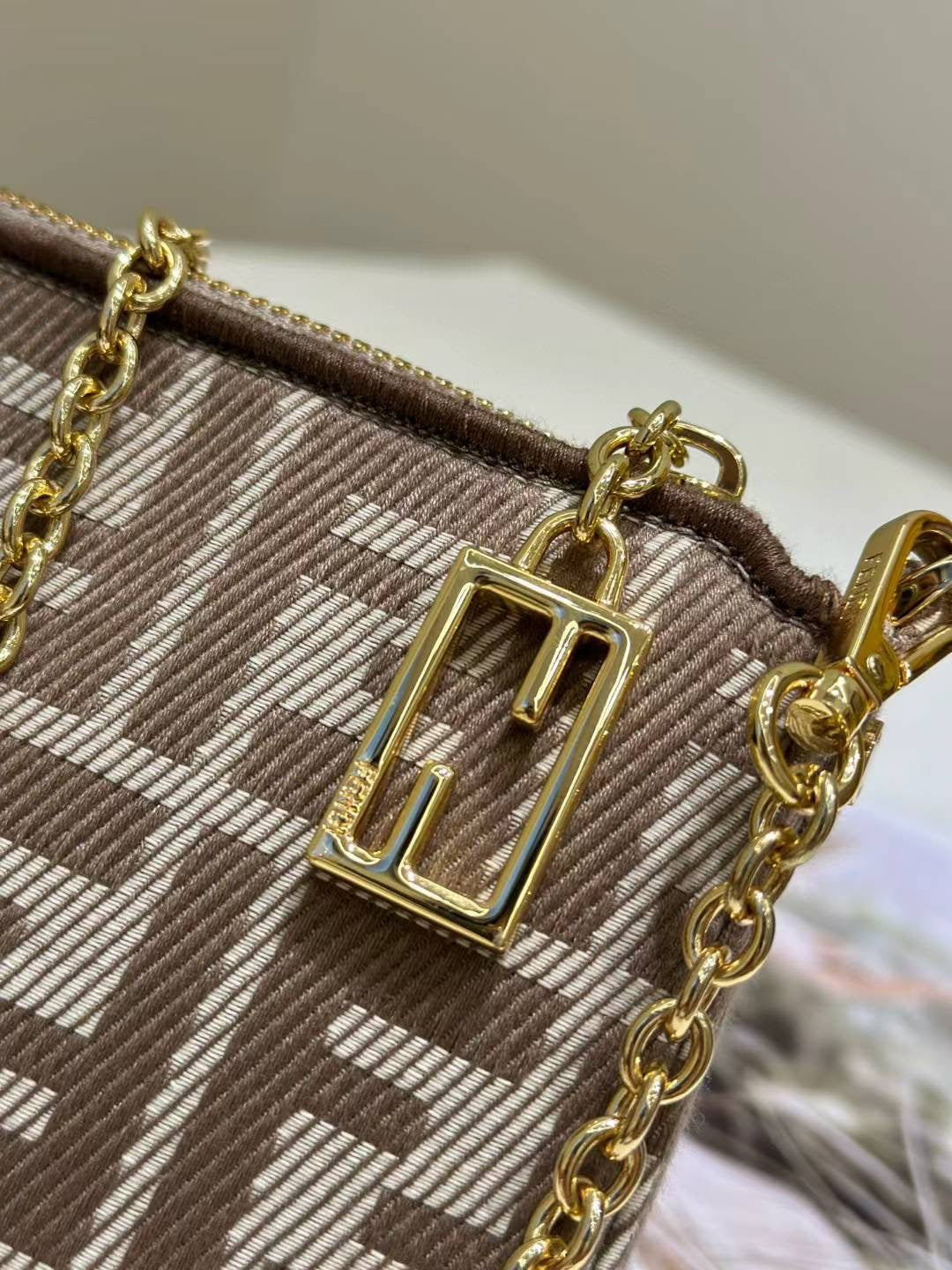15RF9BDE Stylish bag
