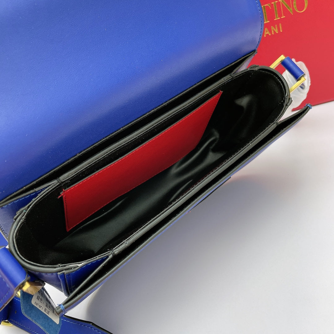 5A45BDE Stylish leather bag