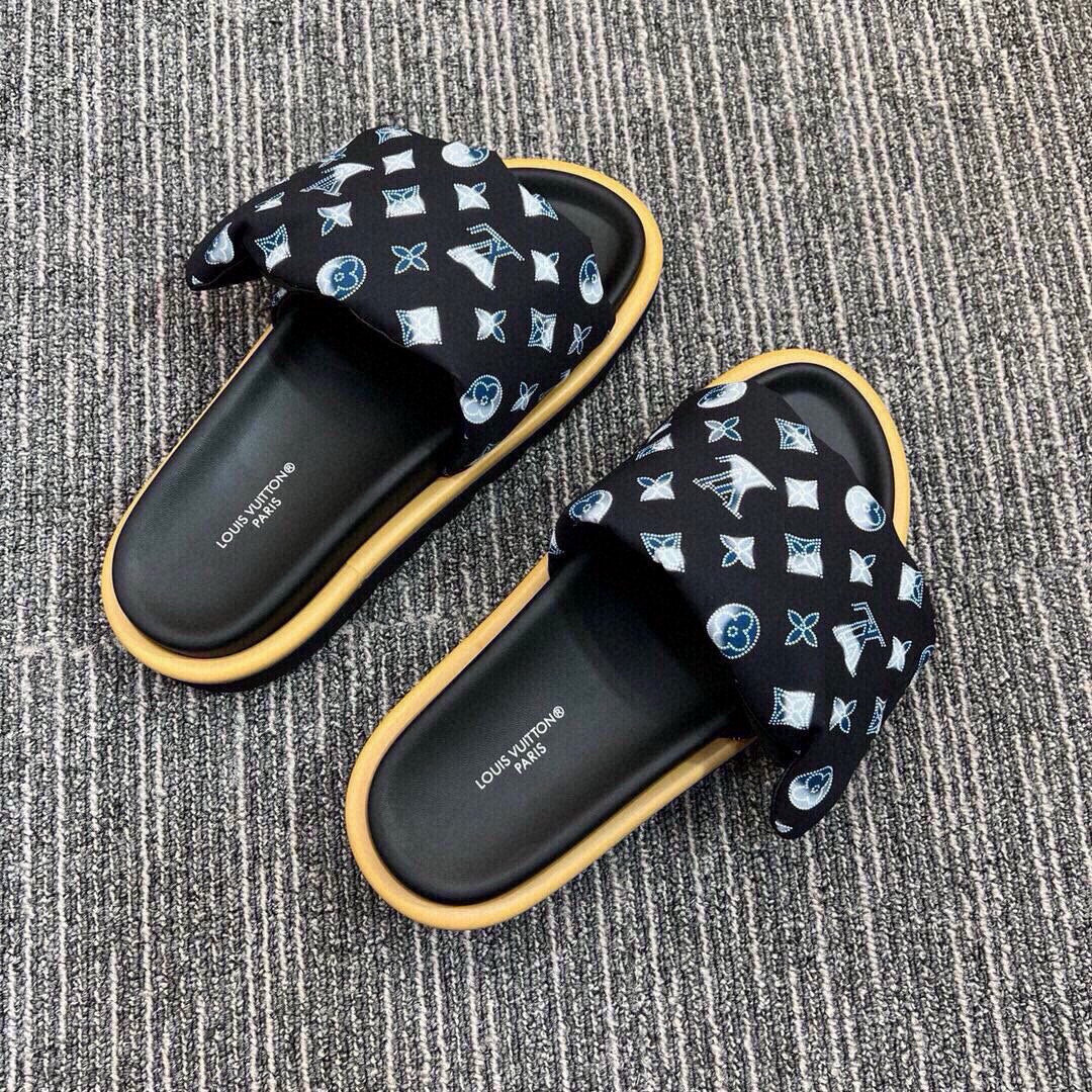 5QE12ZDE Stylish Slippers