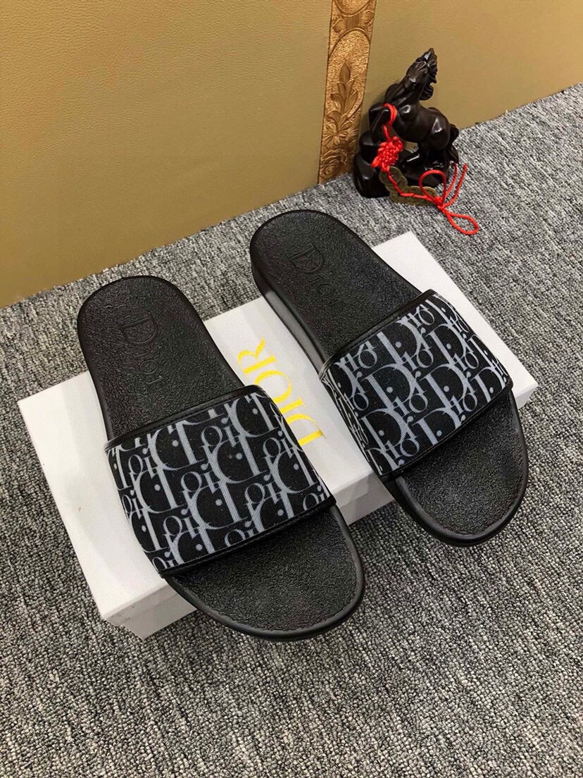 54D50ZDE Stylish slippers