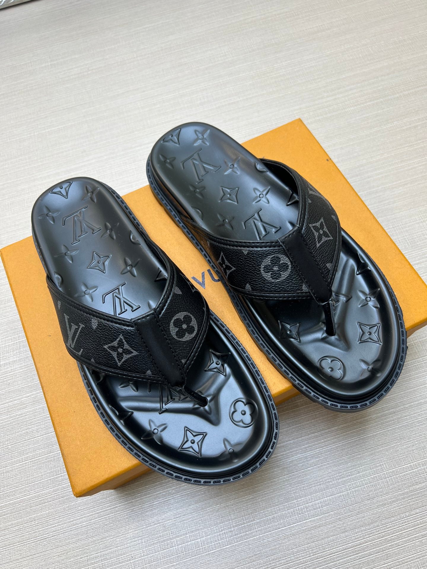 535ZE303ZDE Stylish Slippers