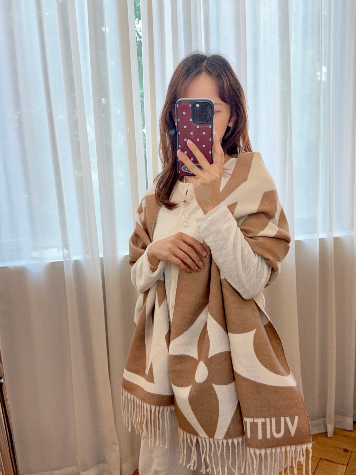 185ZE66WDE Stylish Winter Scarves