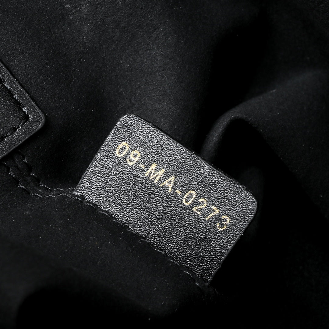 2XD359BDE Stylish leather bag