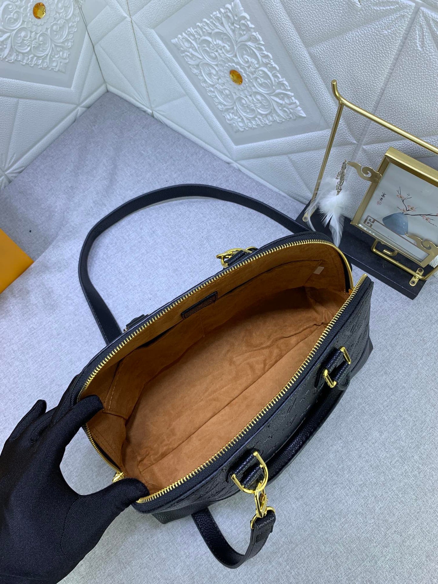 2XE319BDE Stylish leather bag