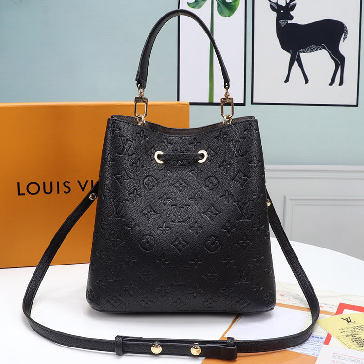 1E81BDE Stylish leather bag