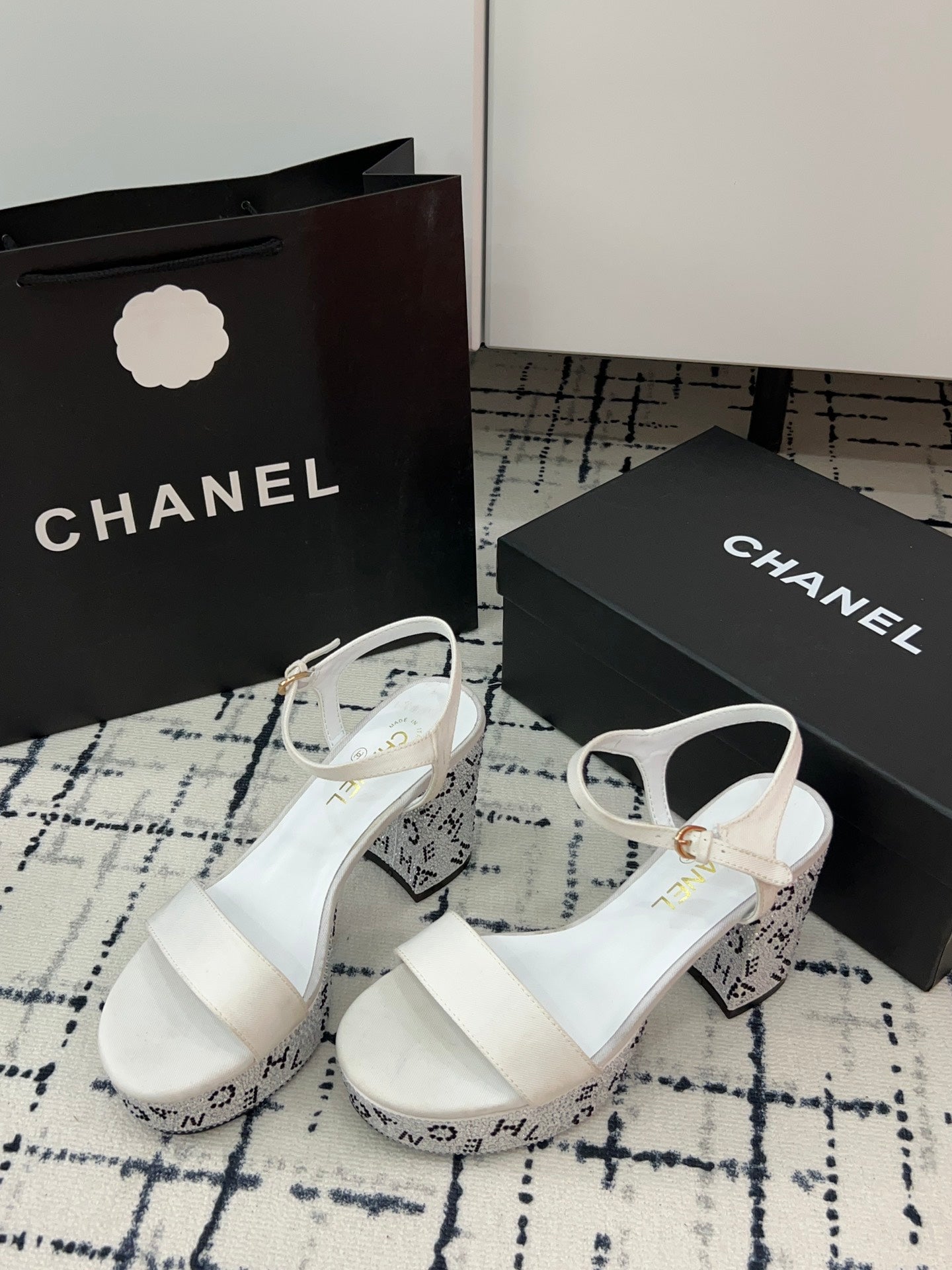 14C41ZDE Stylish High heels