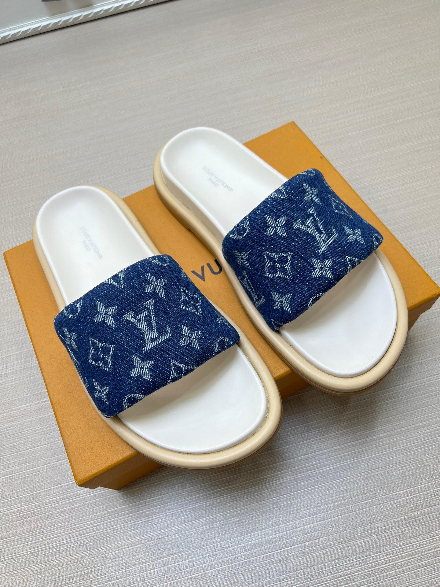 535ZE302ZDE Stylish Slippers