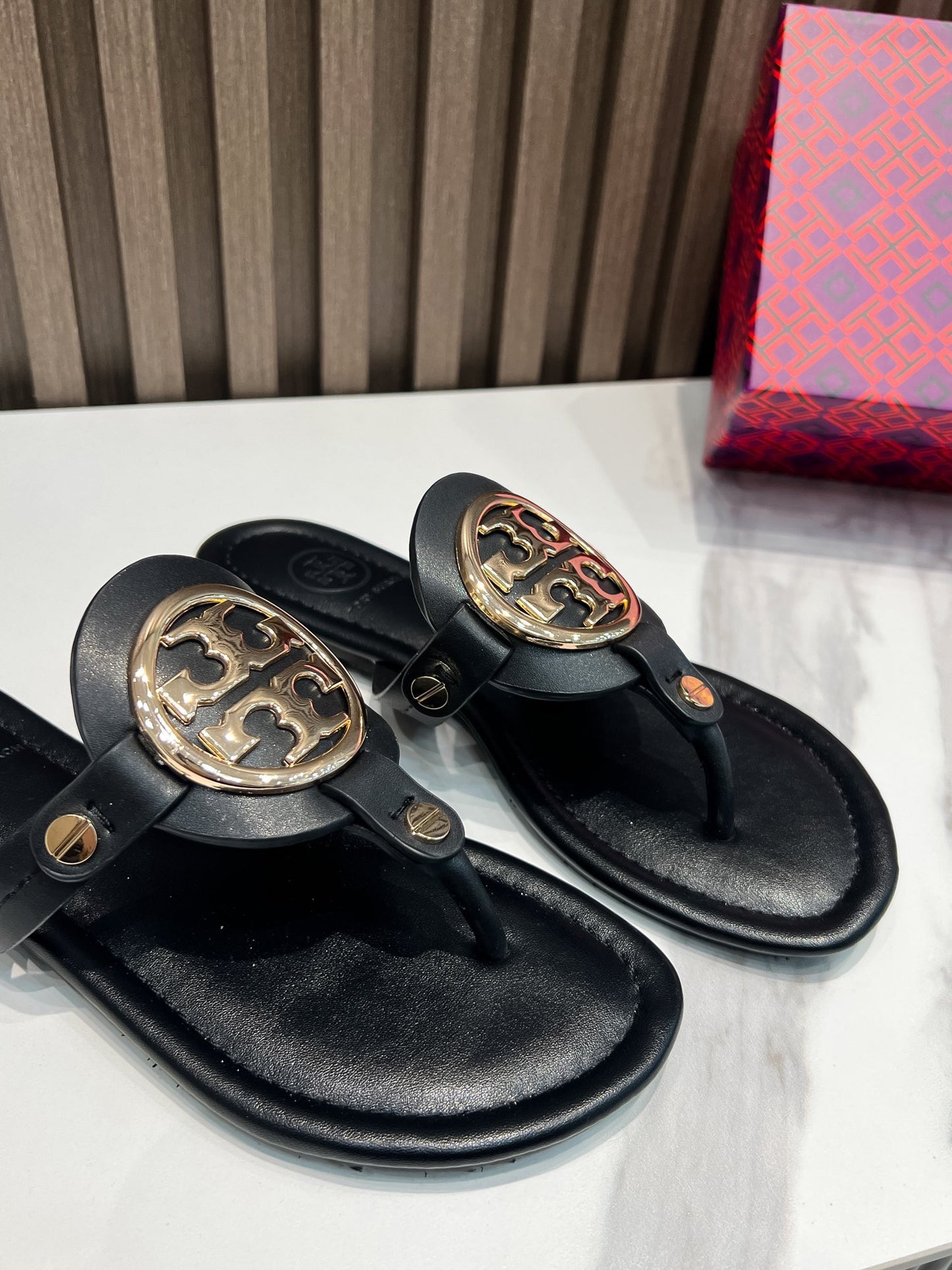 255QA34ZDE Stylish leather shoes