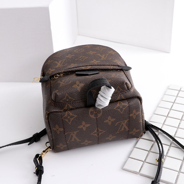 1E010BDE Stylish leather backpacks