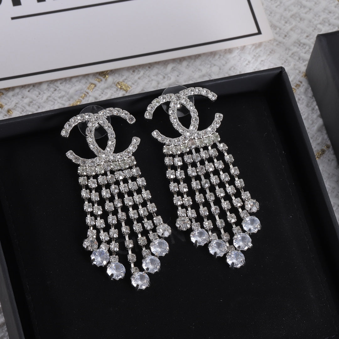 14C505EDE Stylish Earrings