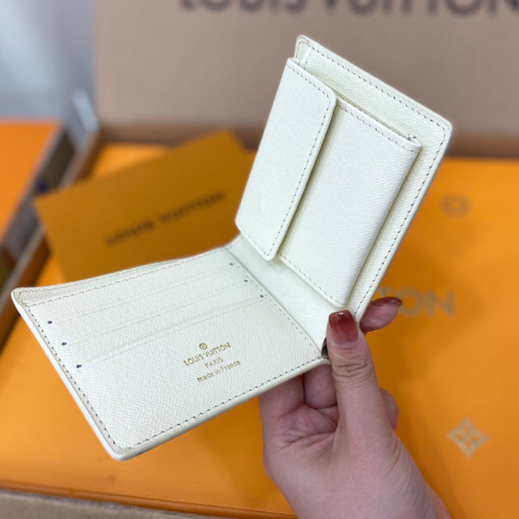 3E06BDE Stylish leather wallets