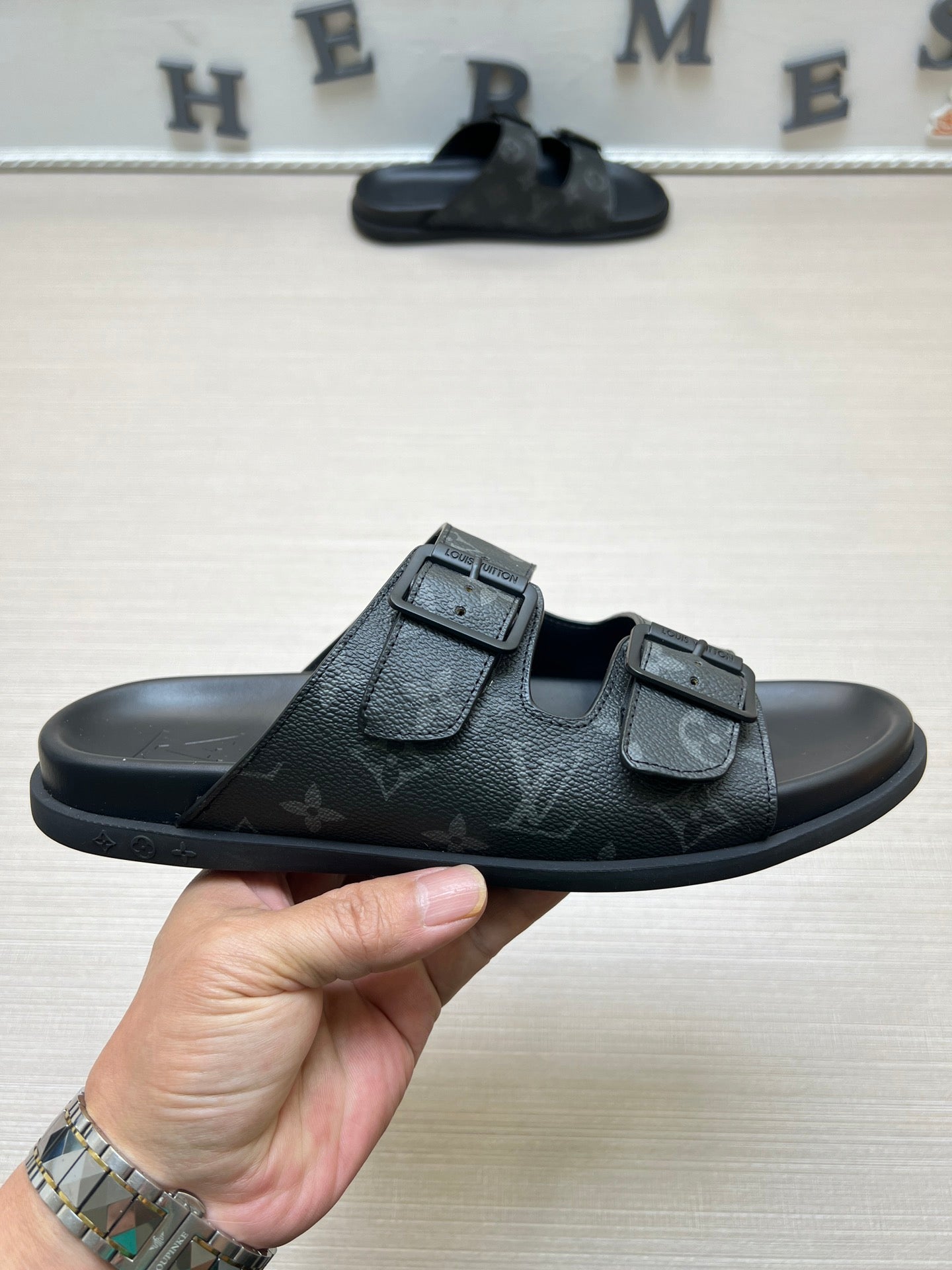 54E56ZDE Stylish slippers