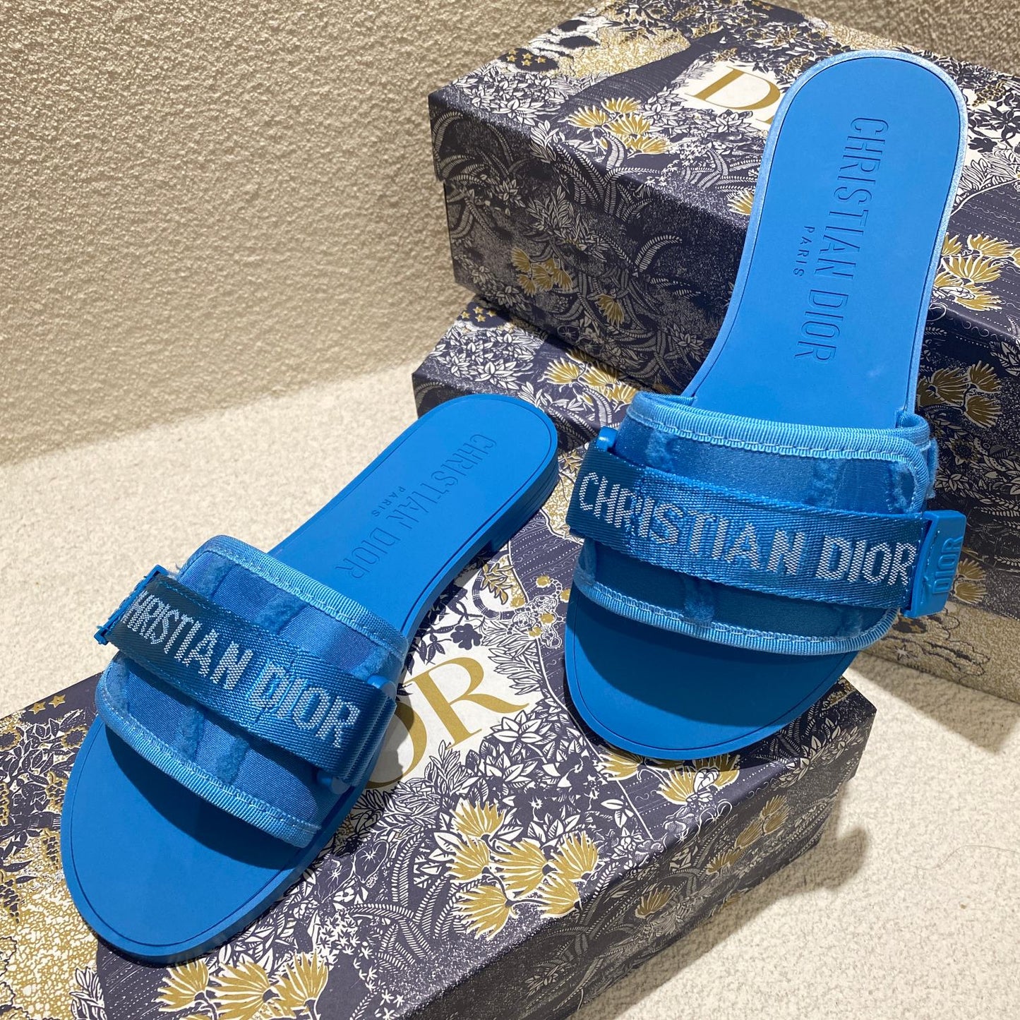 14D16ZDE Stylish slippers