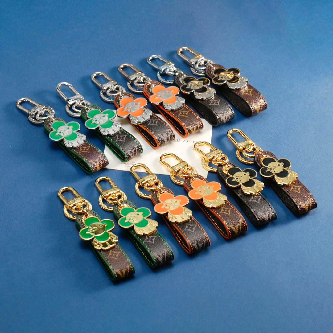 14E11ADE Stylish key closure
