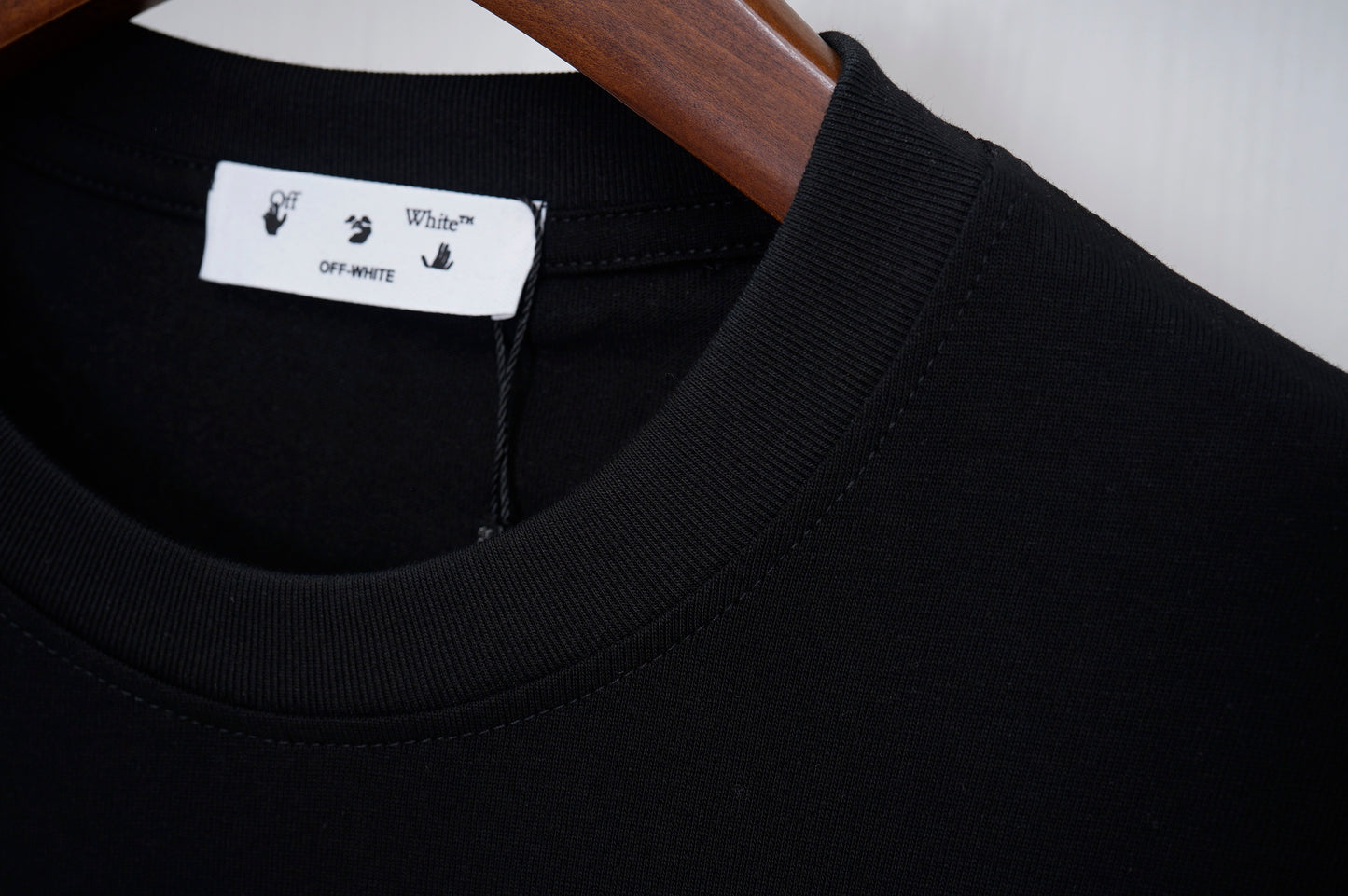 145RA212UDE Stylish T-shirt