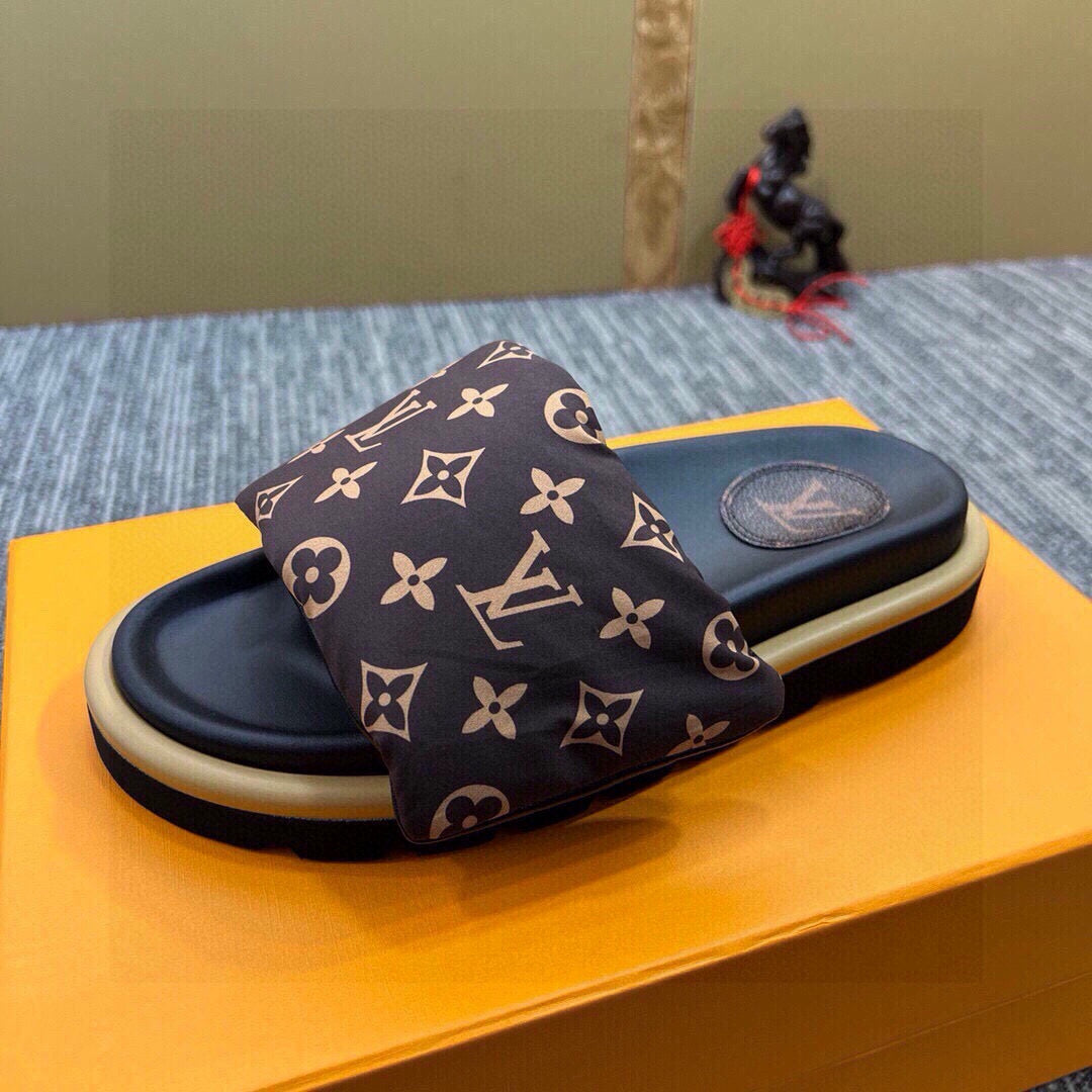 5QE12ZDE Stylish Slippers