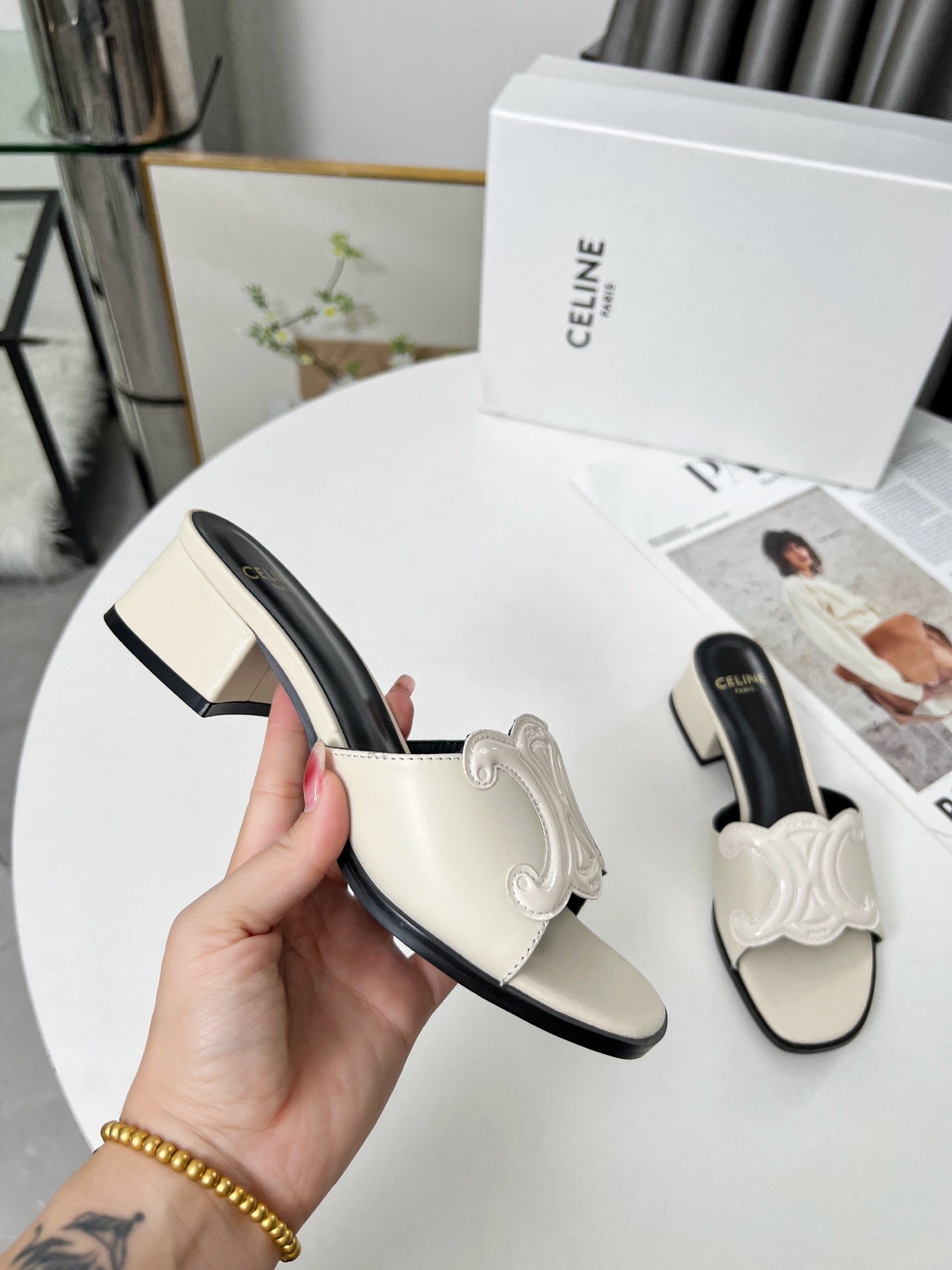255QA51ZDE Stylish leather shoes