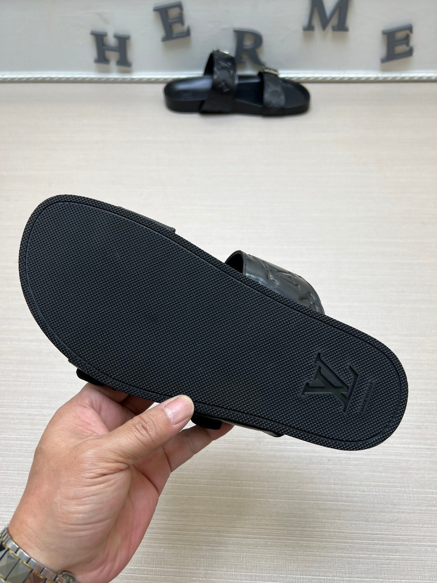 54E87ZDE Stylish slippers