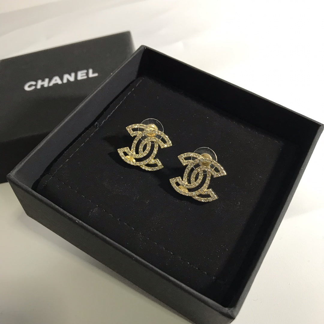 14C797EDE Stylish Earrings