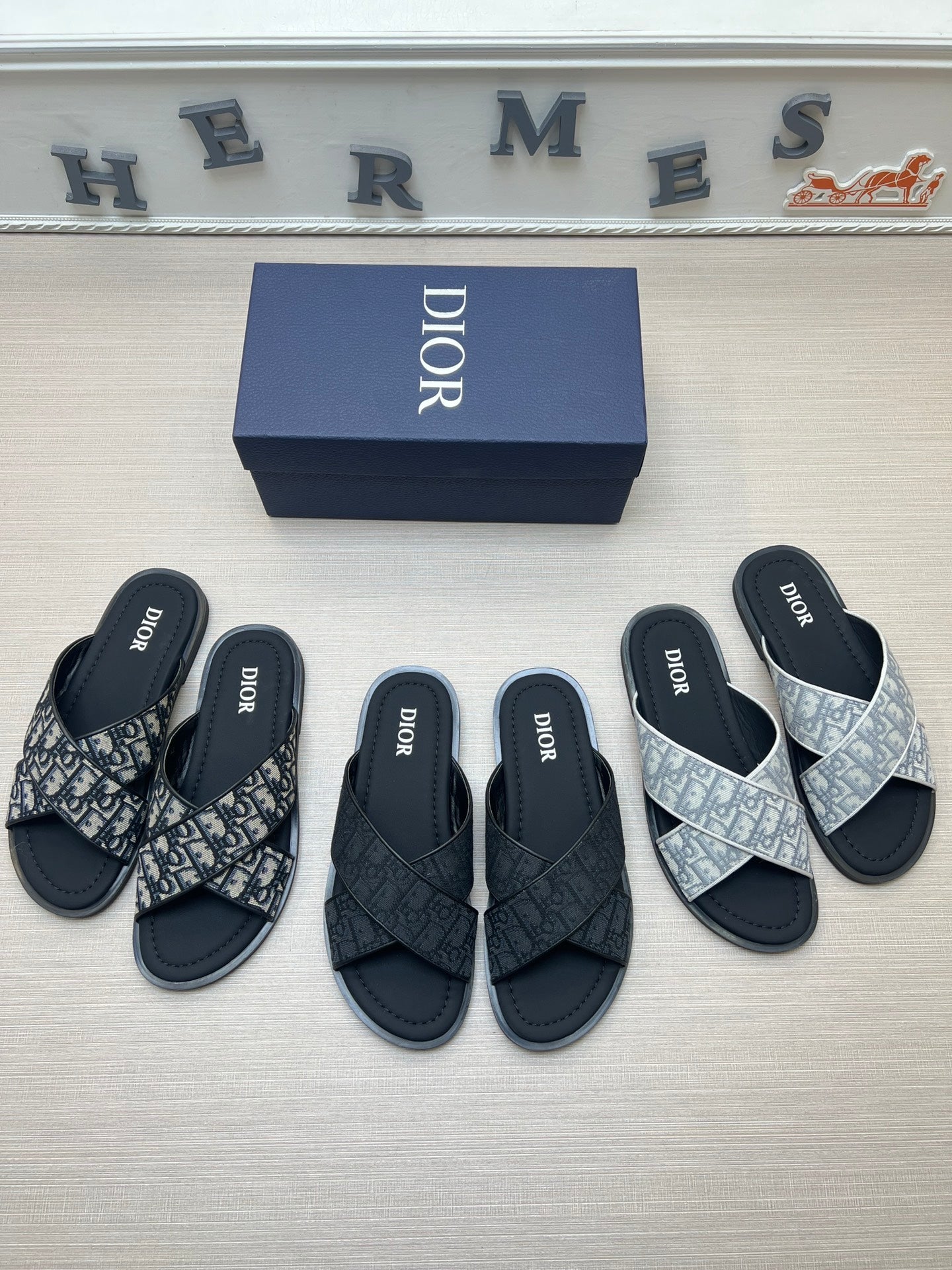 54D79ZDE Stylish slippers