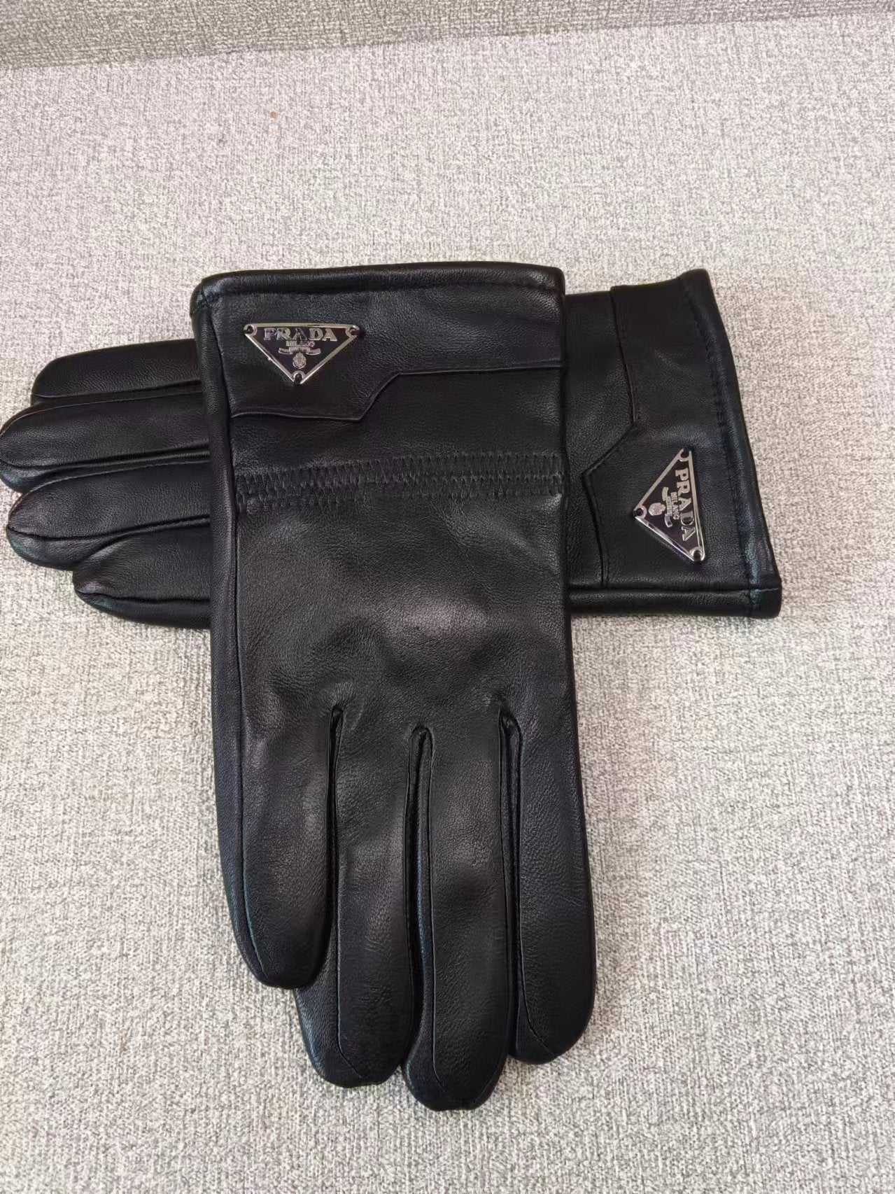 24PD110SDE Stylish gloves