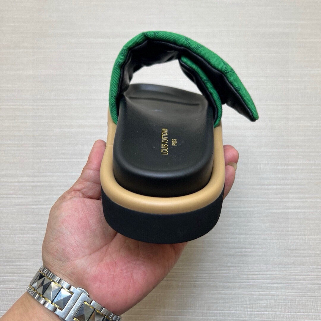 5QE8ZDE Stylish Slippers