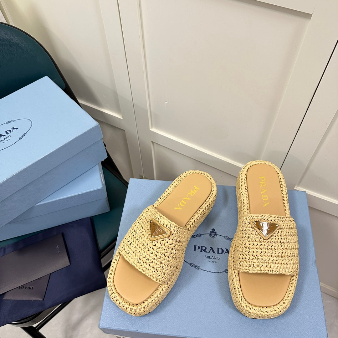 14PD27ZDE Stylish slippers