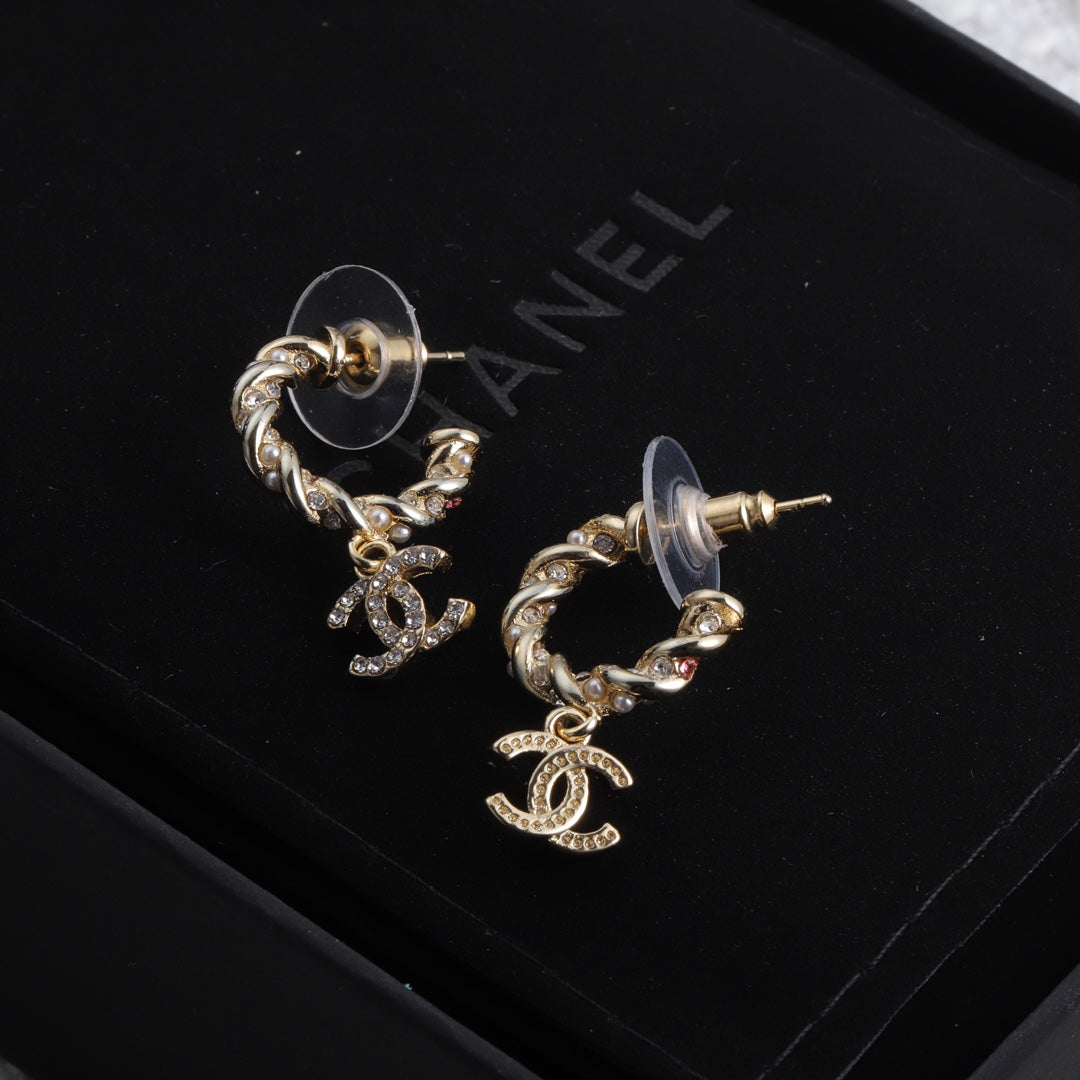 1YC7EDE Stylish Earrings