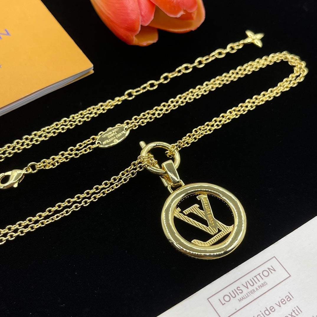 14E1097XDE Stylish Necklaces