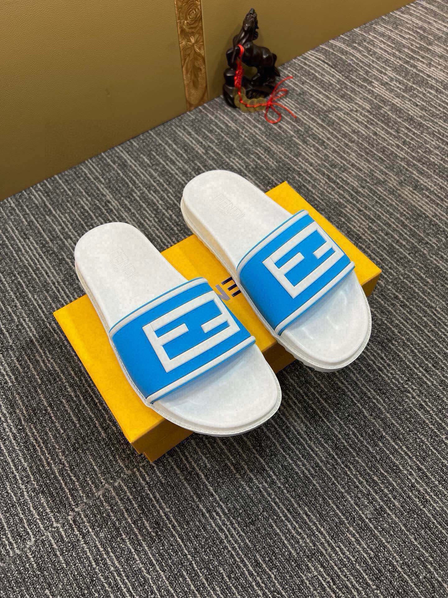 535ZF287ZDE Stylish Slippers