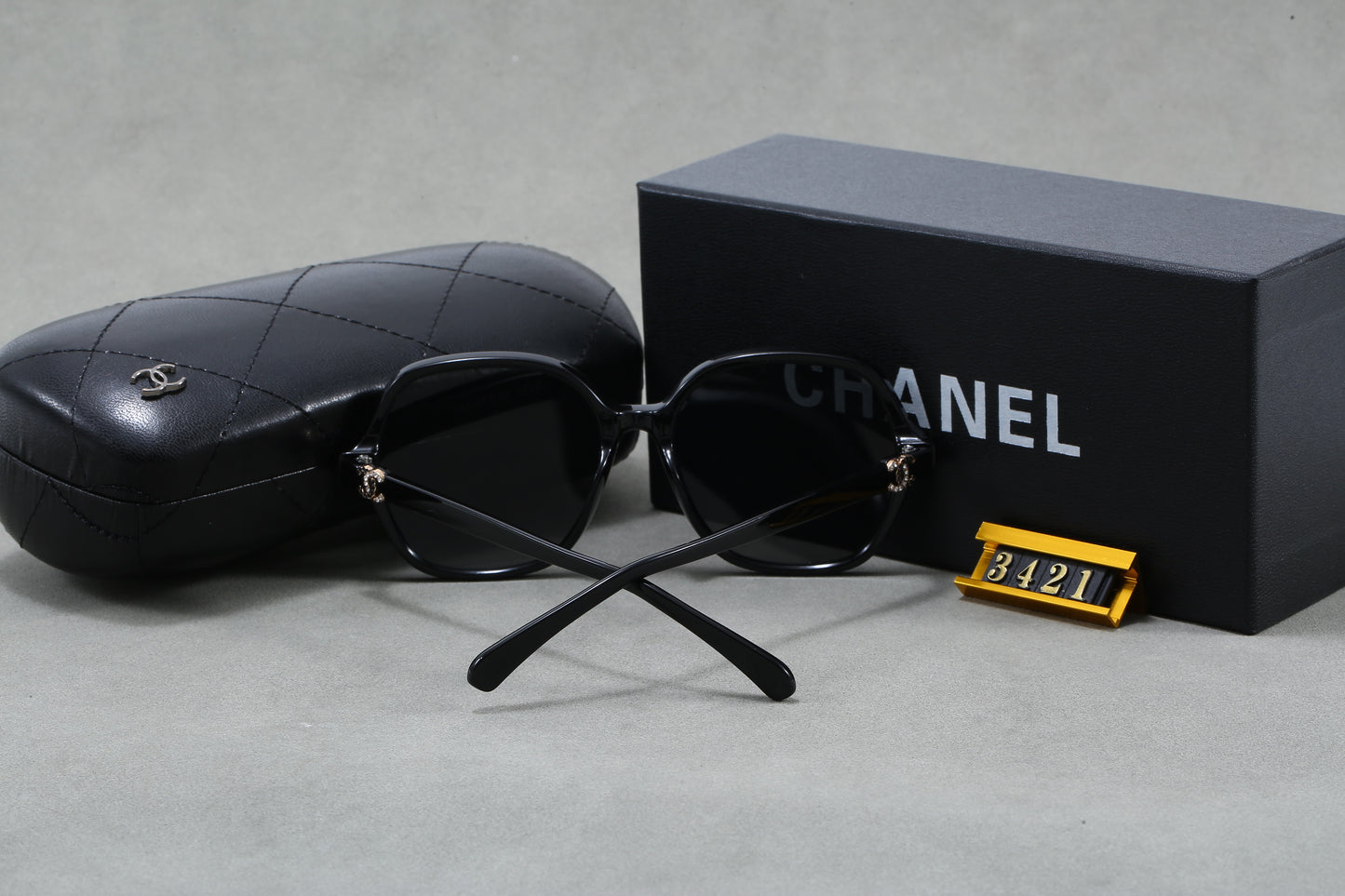 385RC40TDE Stylish Sunglasses