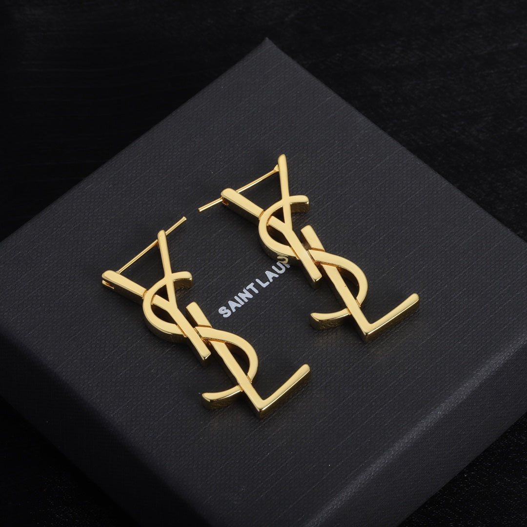 1XSL2EDE Stylish Earrings