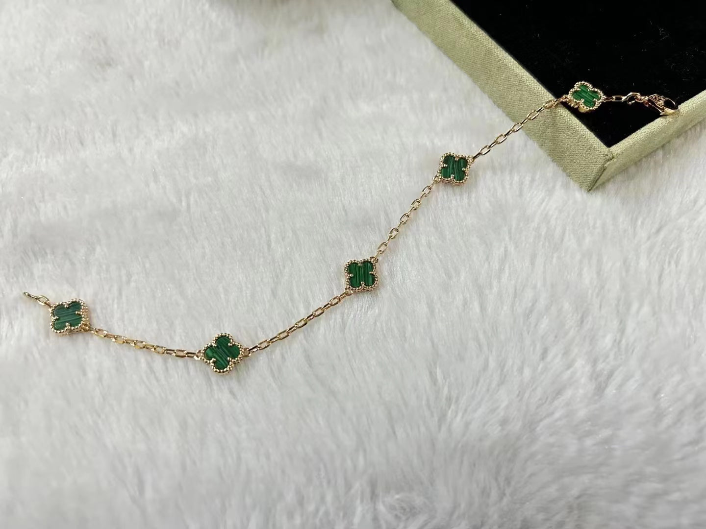 5XVA183KDE Stylishbracelets 6 flowers mini size 0.9cm flower